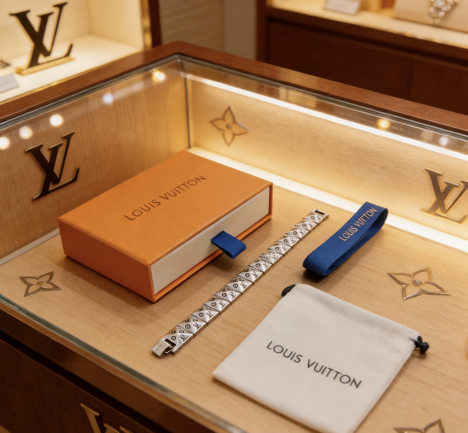 LV Bracelet-47