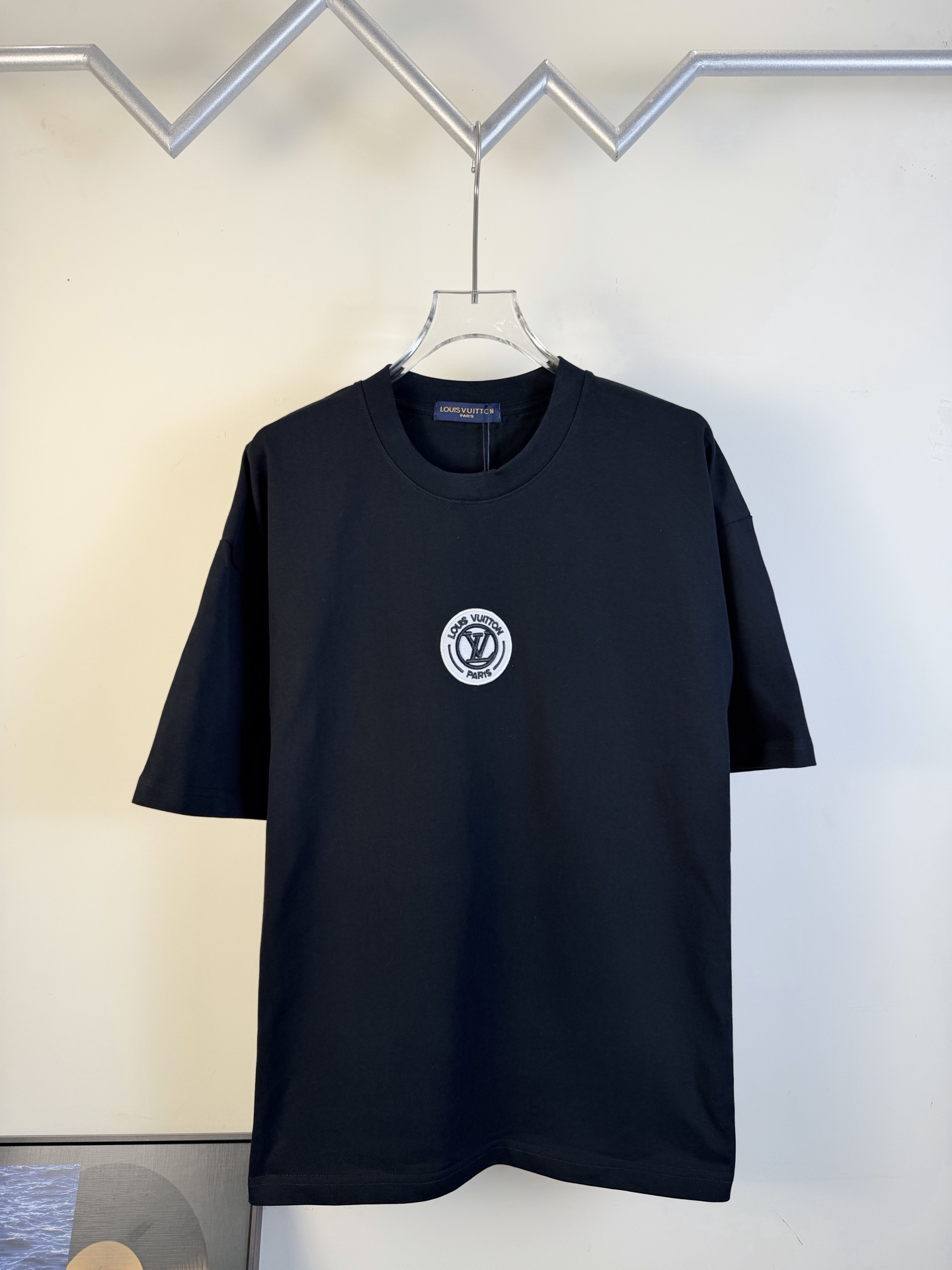 LV clothing-117