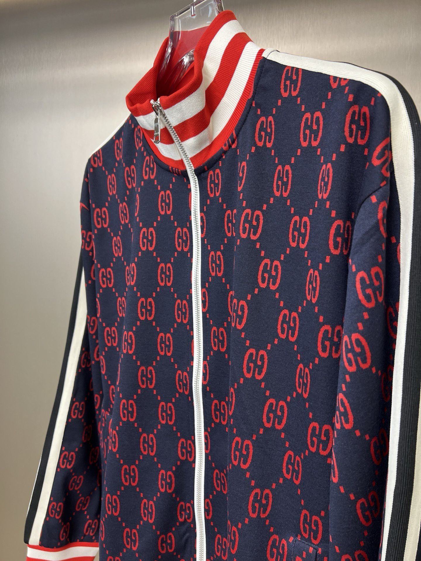 Gucci Clothing-346
