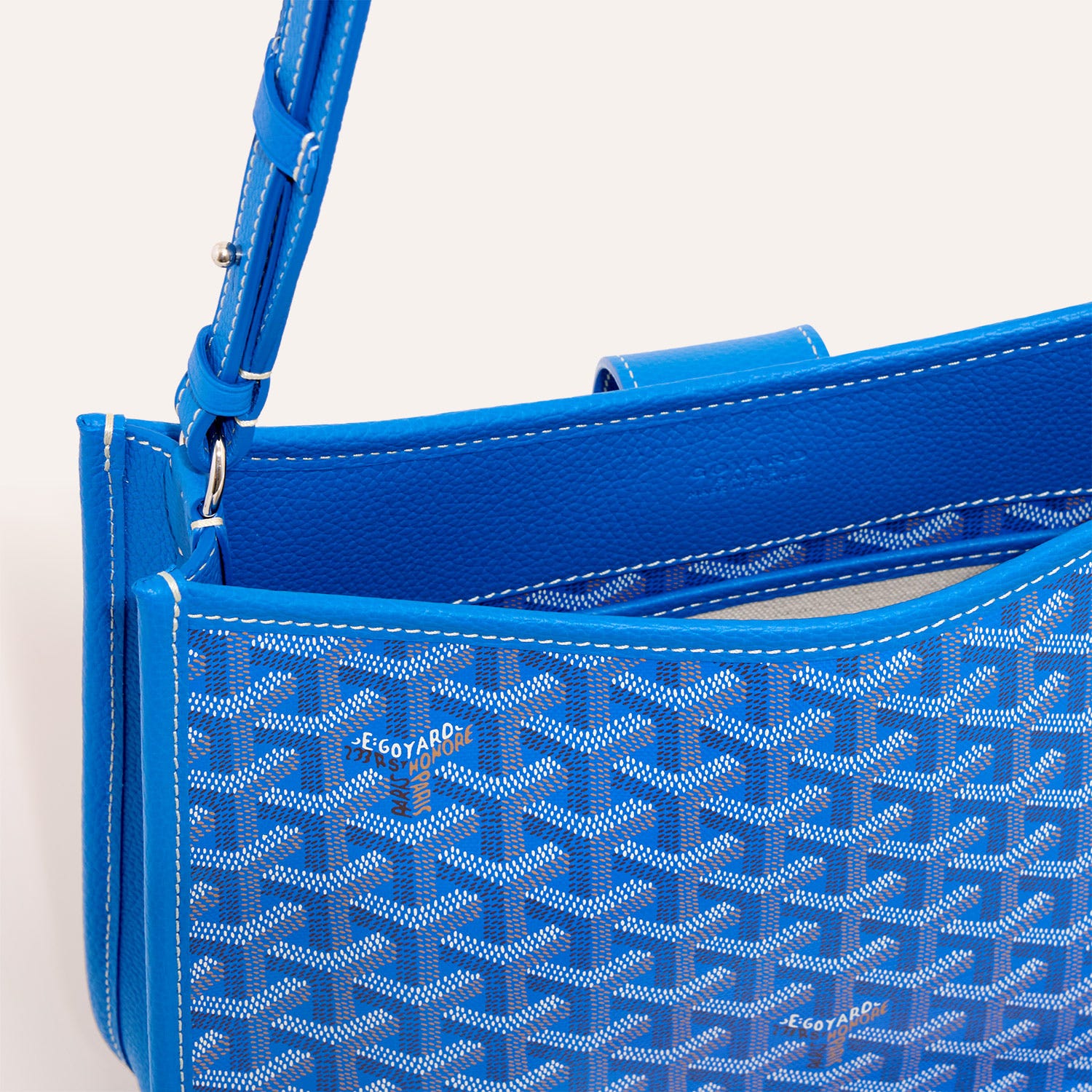 Musette bag
