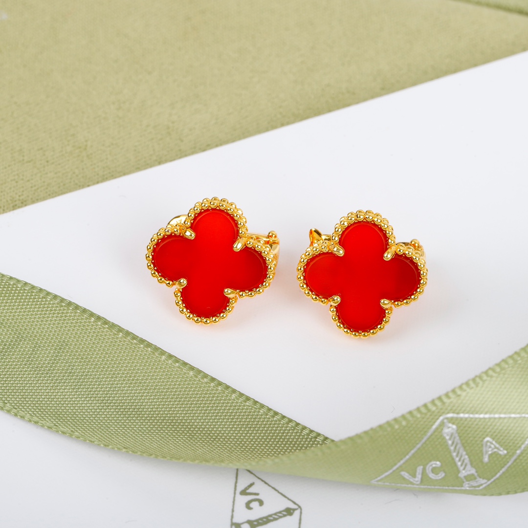 Van Cleef & Arpels earring-34