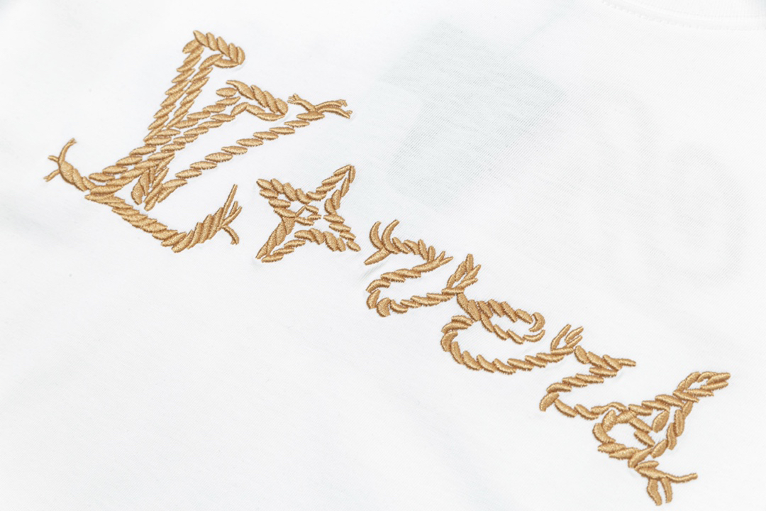 LV clothing-106