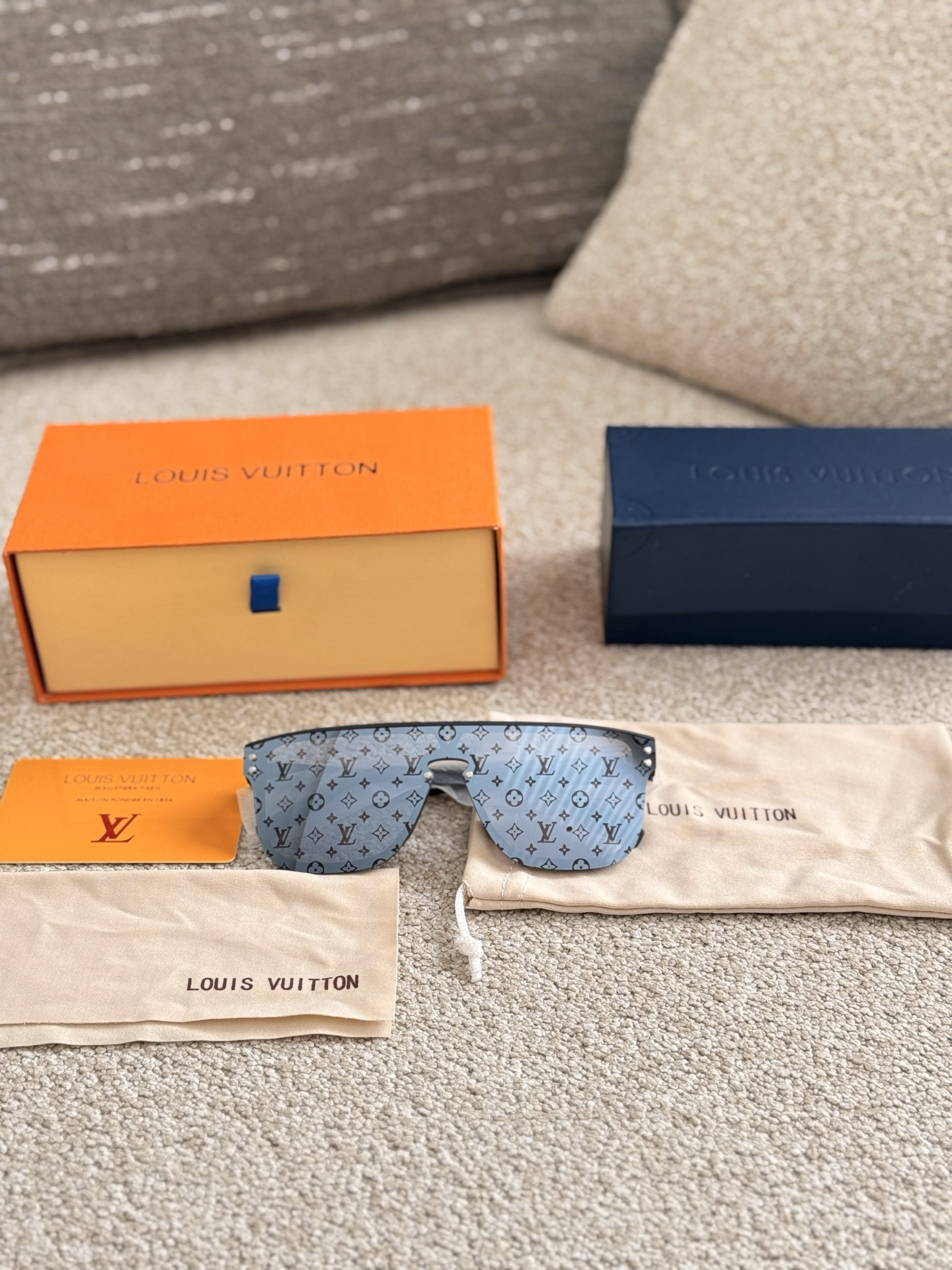 LV glasses-30