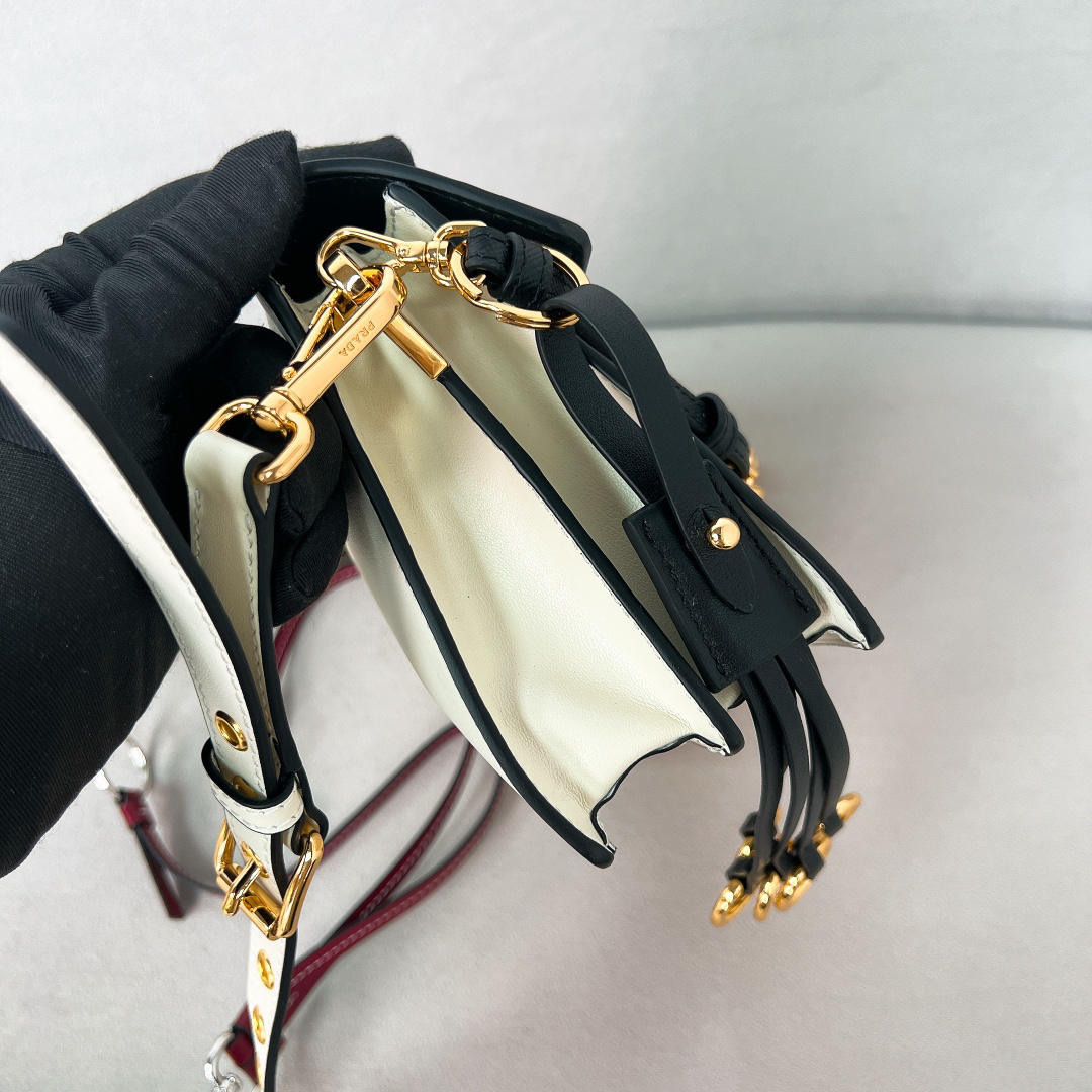 Prada bag-182