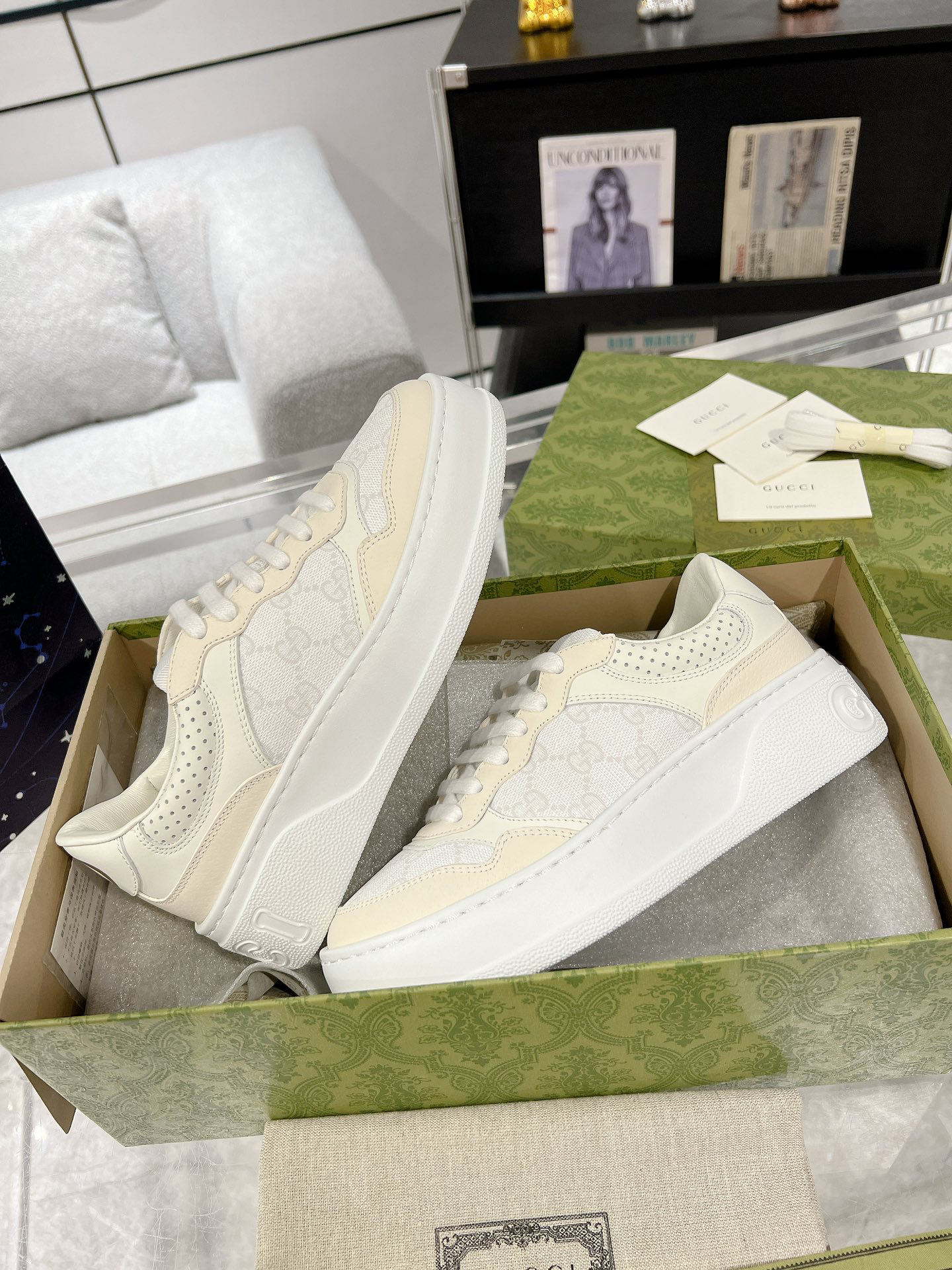 Gucci Sneakers-238