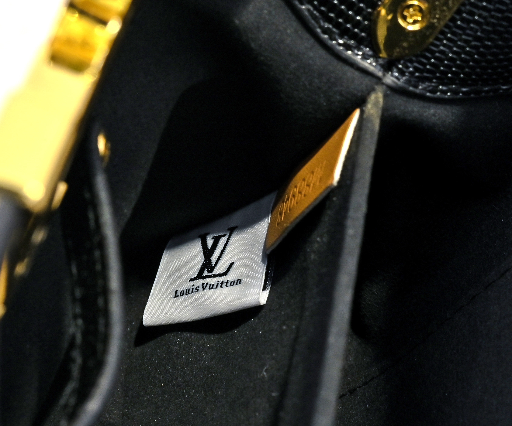 Louis Vuitton bag-148