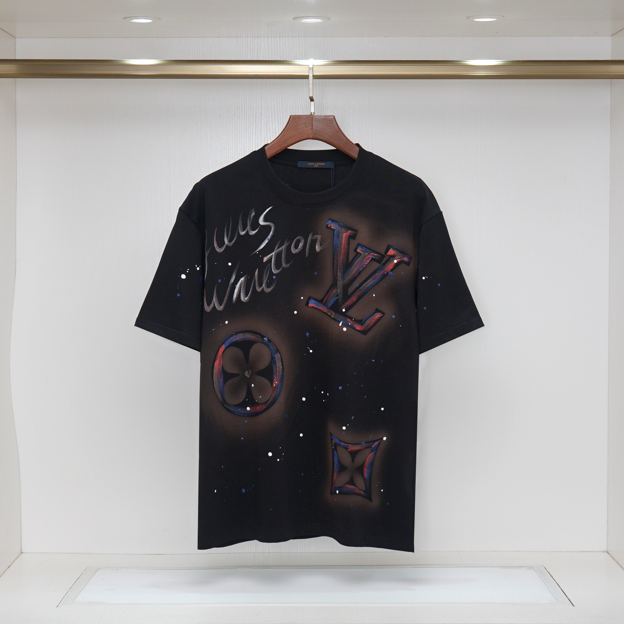 LV clothing-153