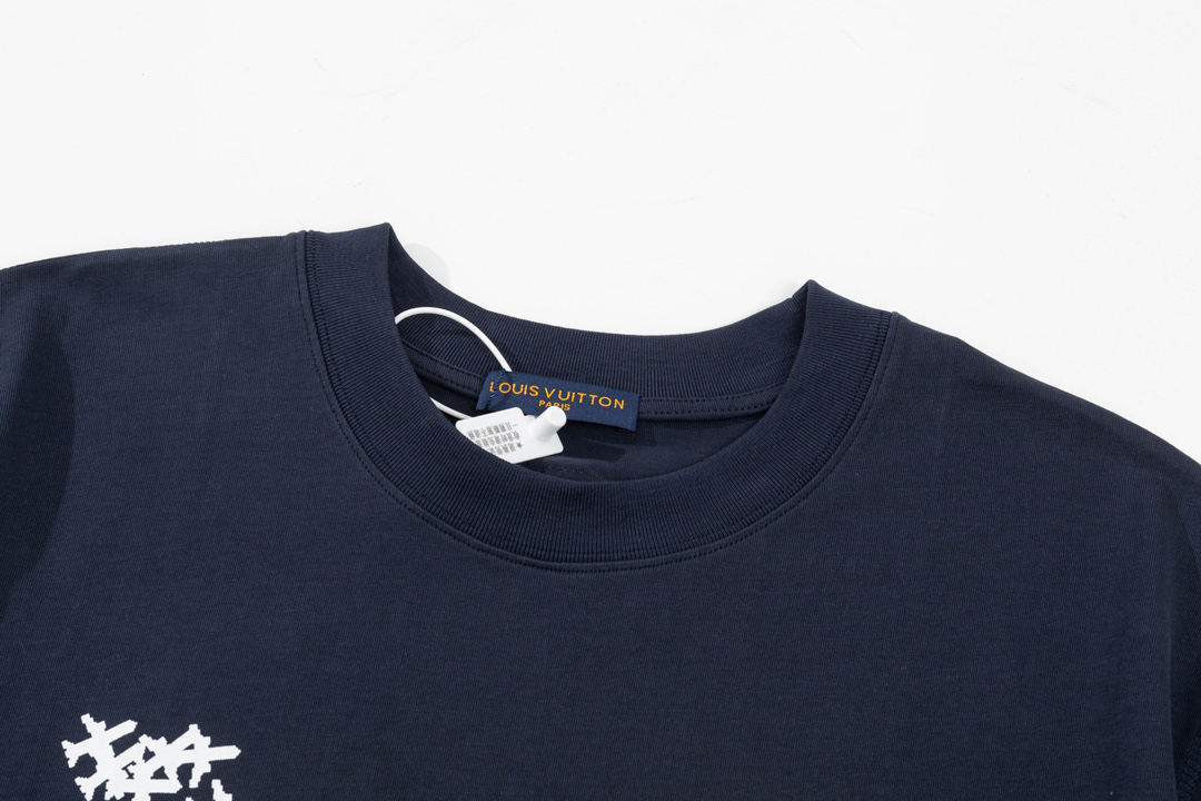 LV clothing-126