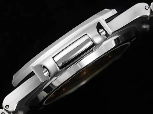 Nautilus 5711/1A-018  40 mm, Stainless Steel White Dial Purple Iced out