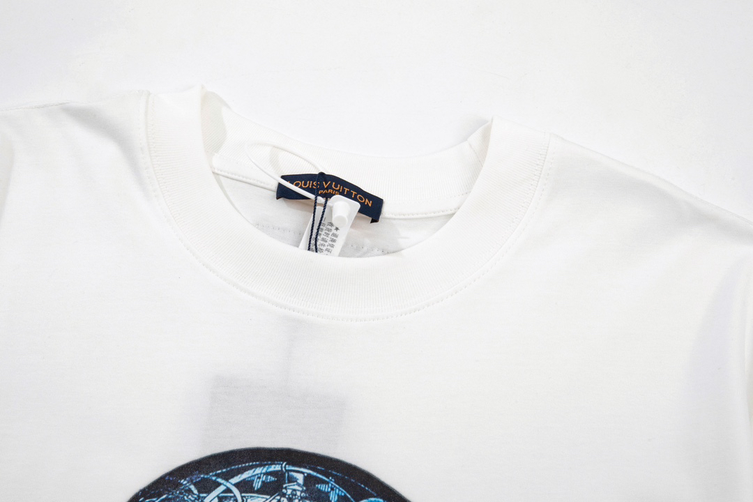 LV clothing-258