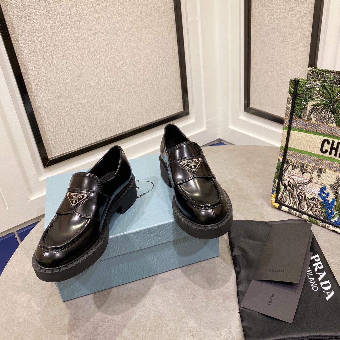 Prada women's leather shoes-31
