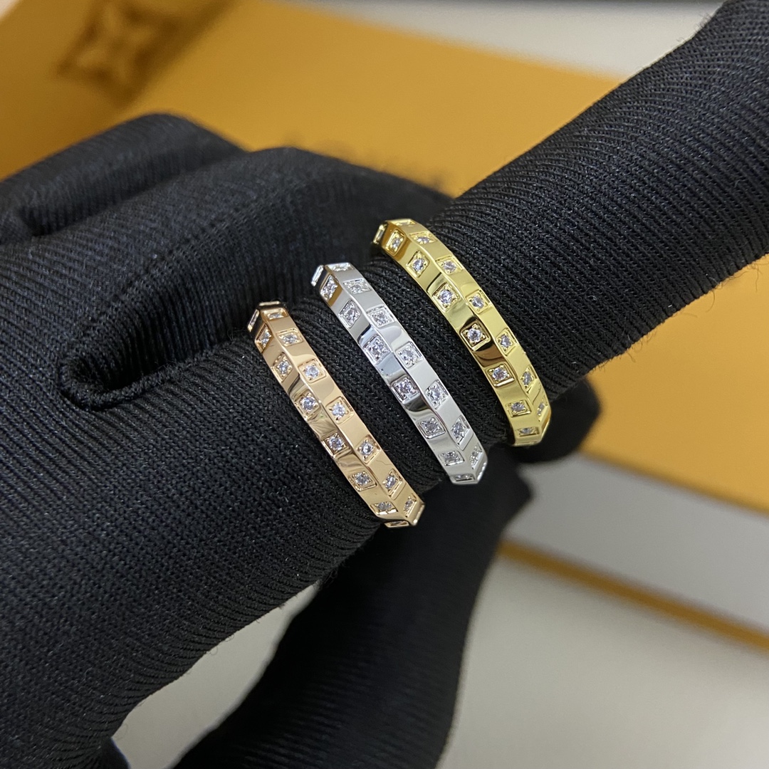 LV ring-66