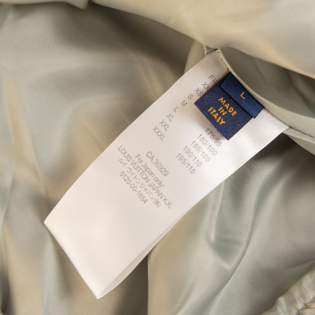 LV Clothing-308