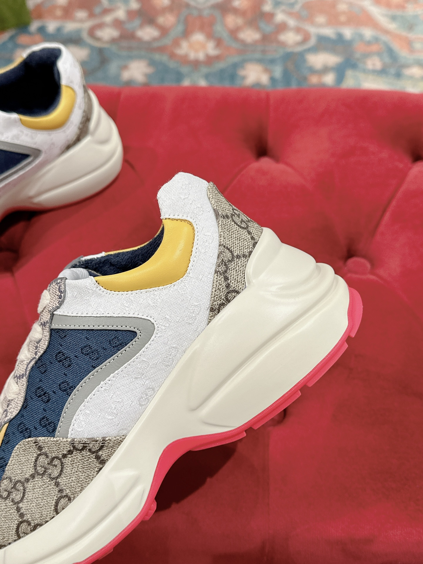 Gucci Sneakers-245