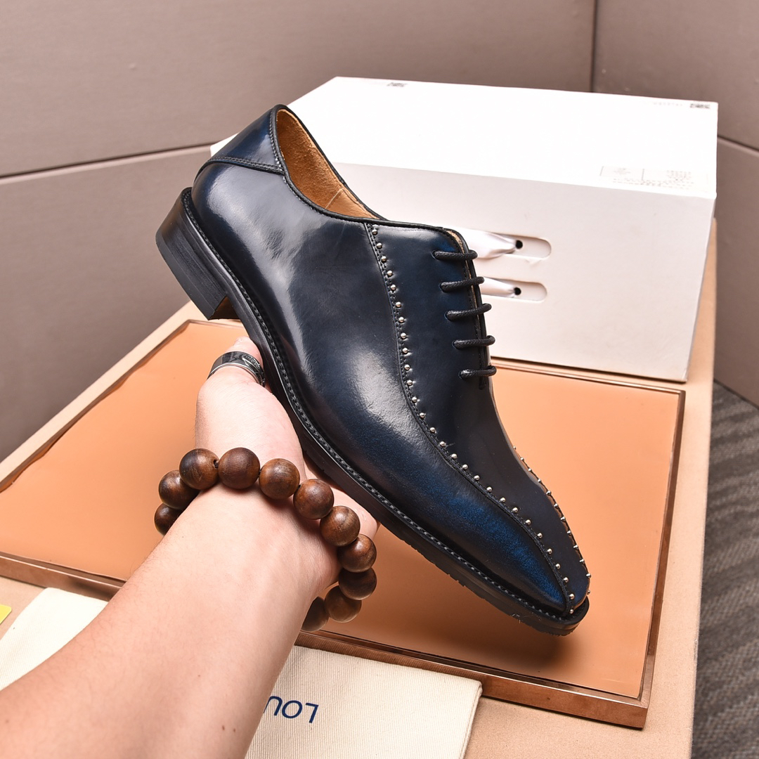 LV men's leather shoes-33