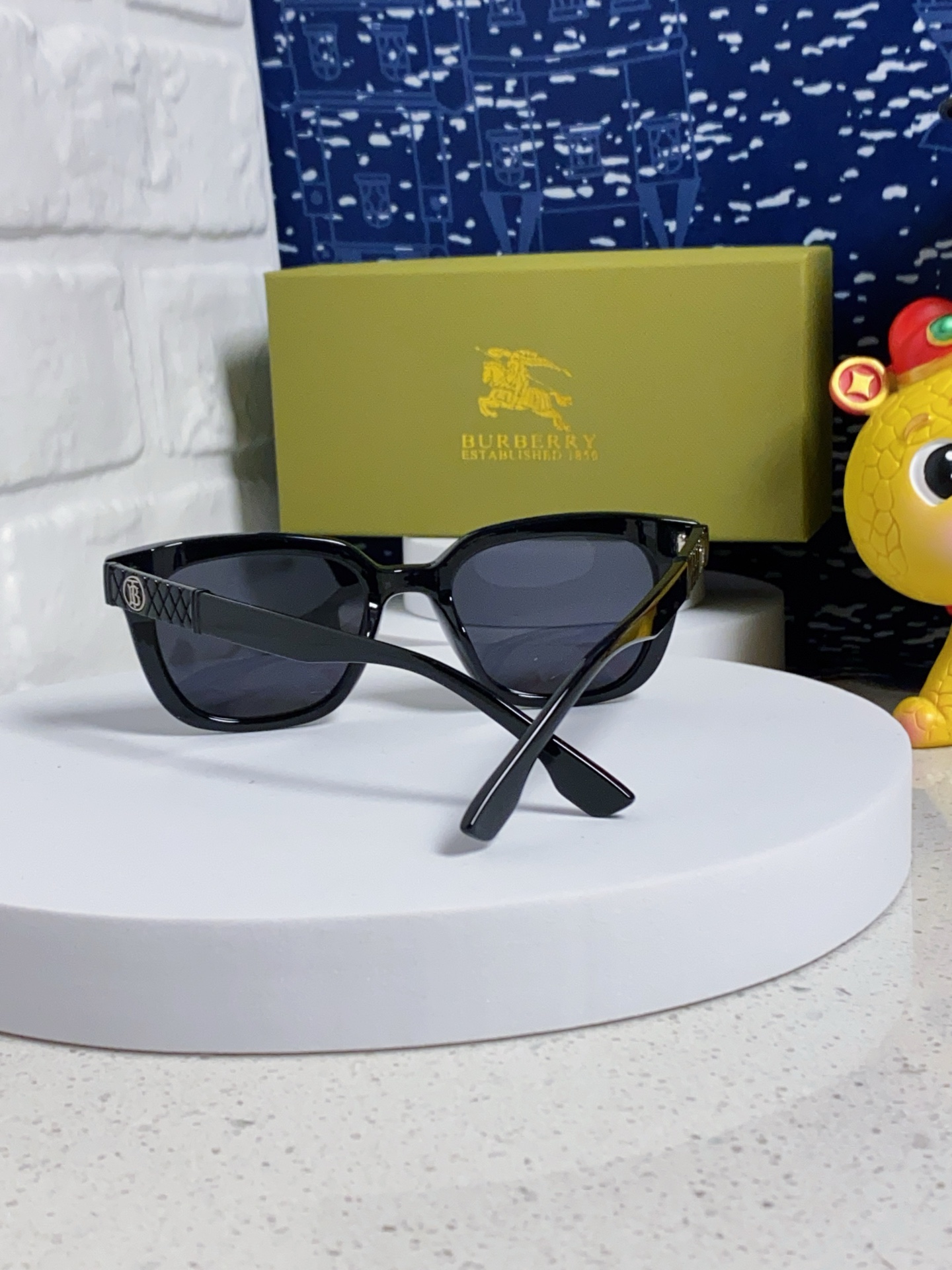 Burberry glasses-23