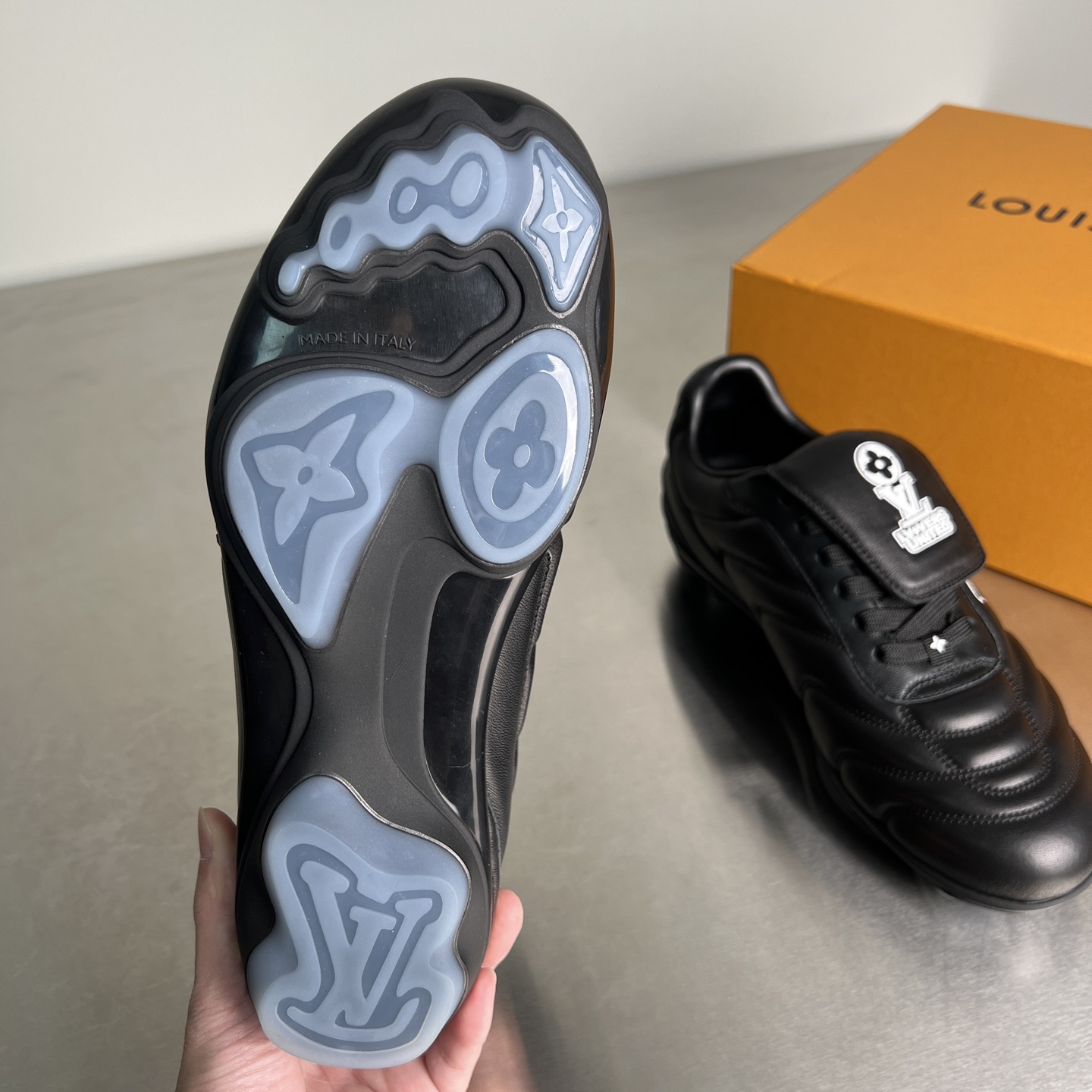 Lv Sneakers-241