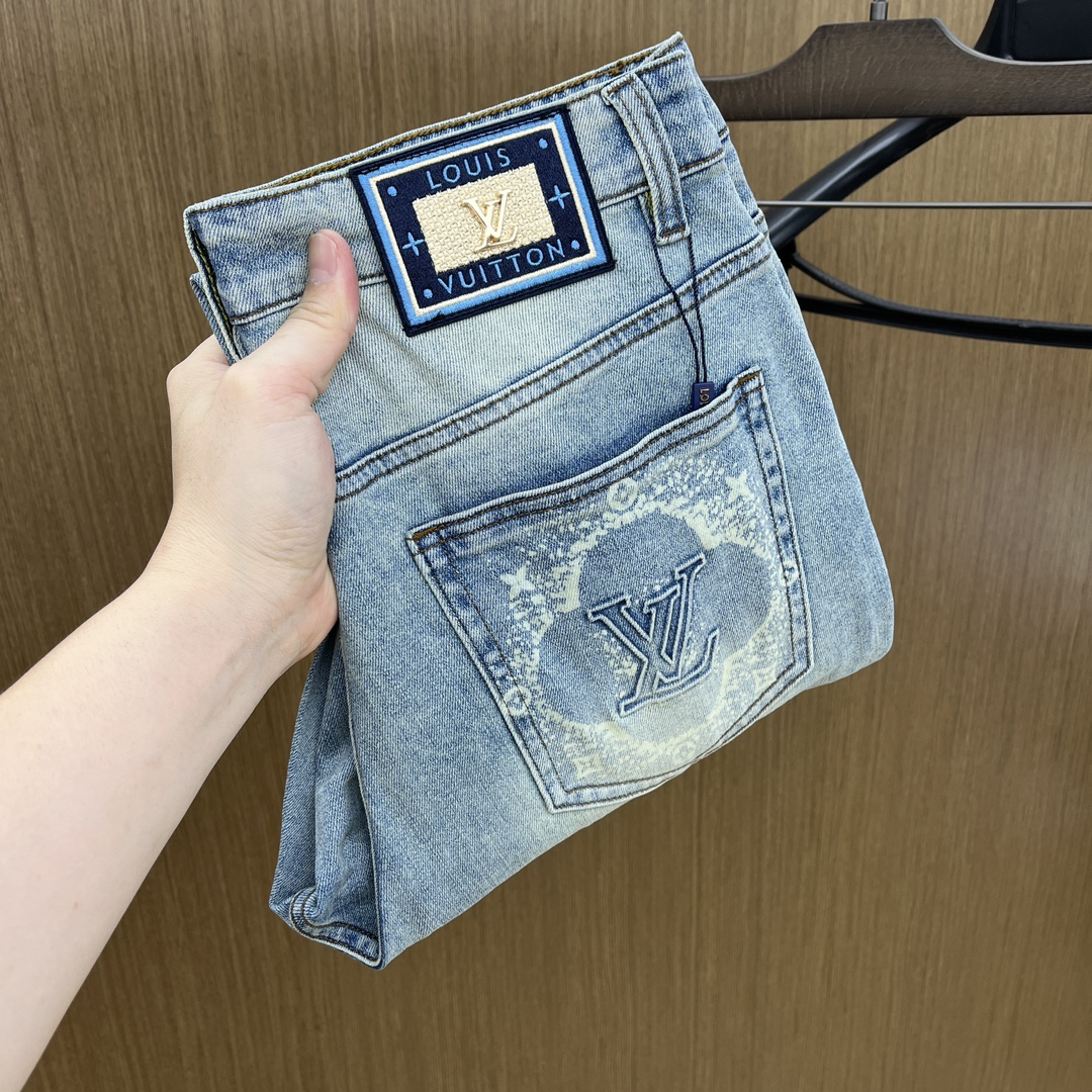LV clothing-25