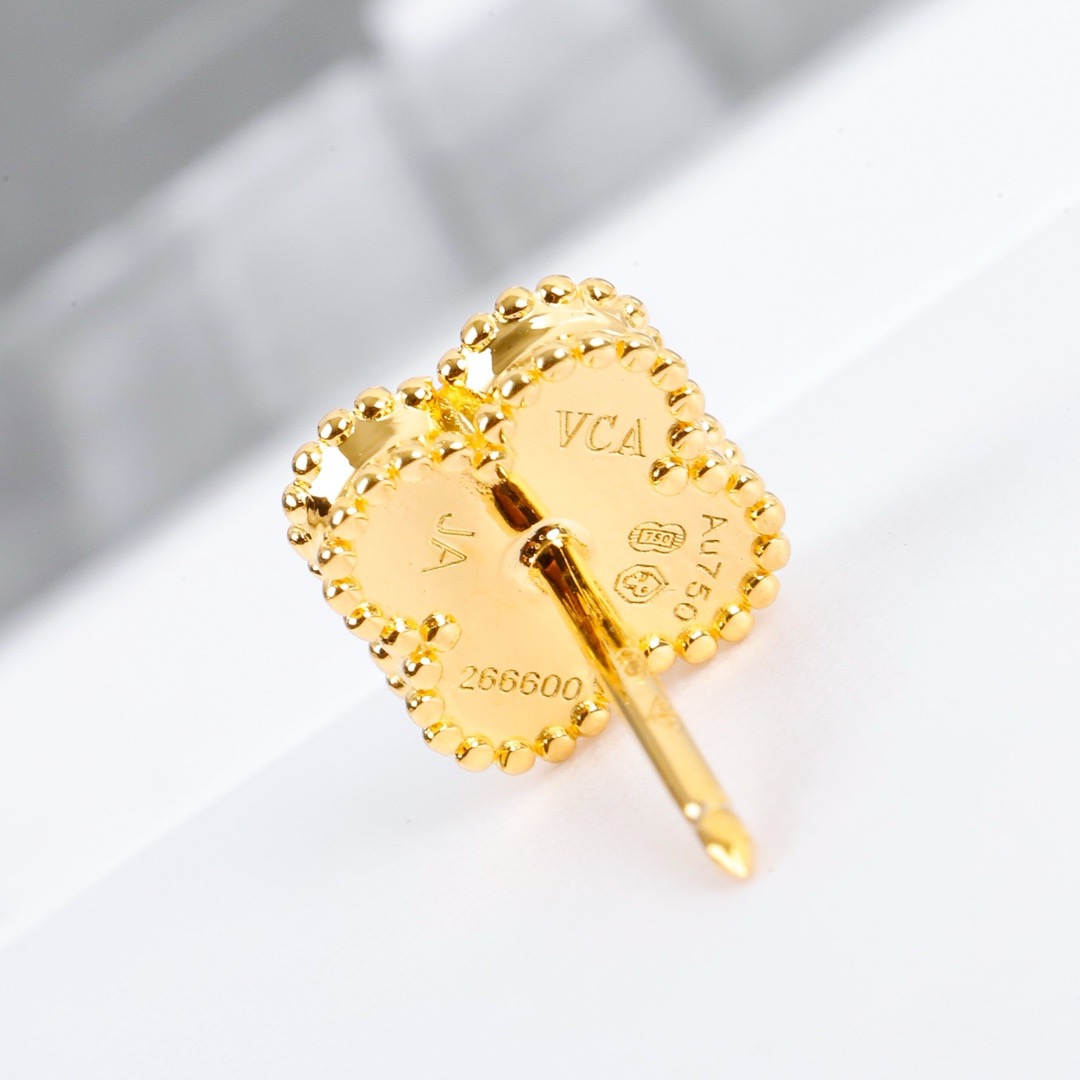 Van Cleef & Arpels earring-80
