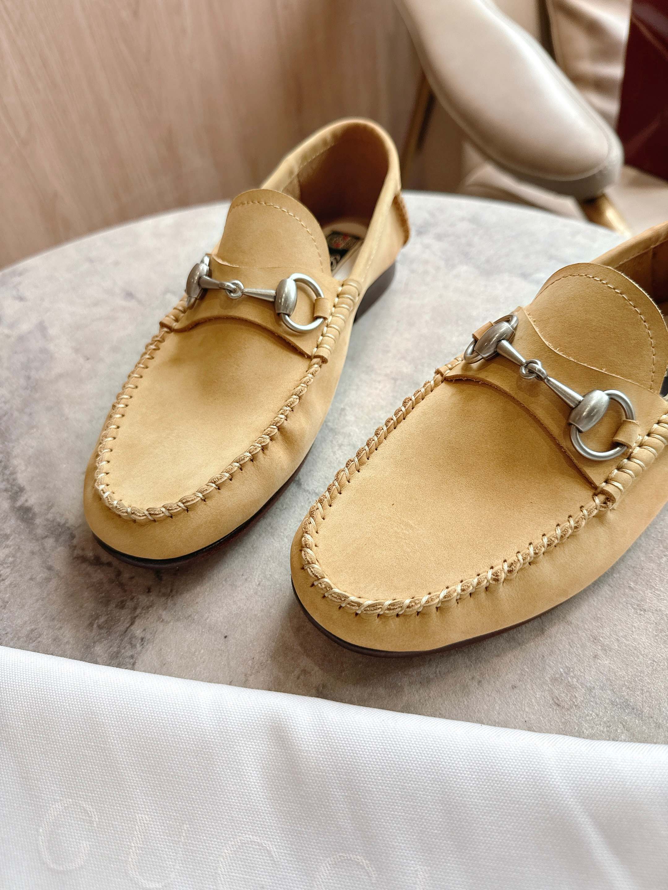 Gucci women's leather shoes-39
