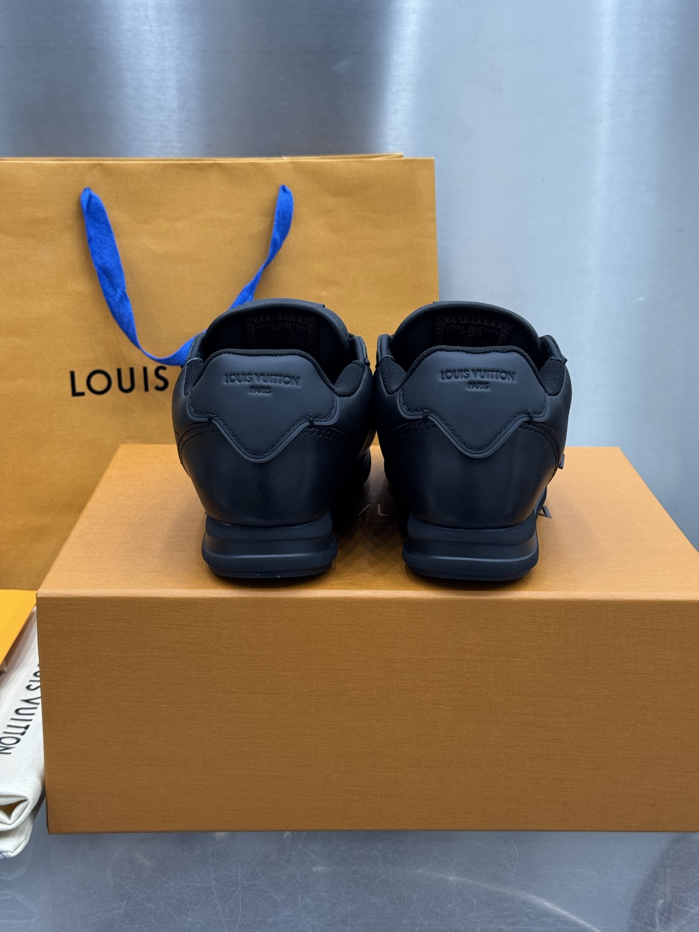 Lv Sneakers-221