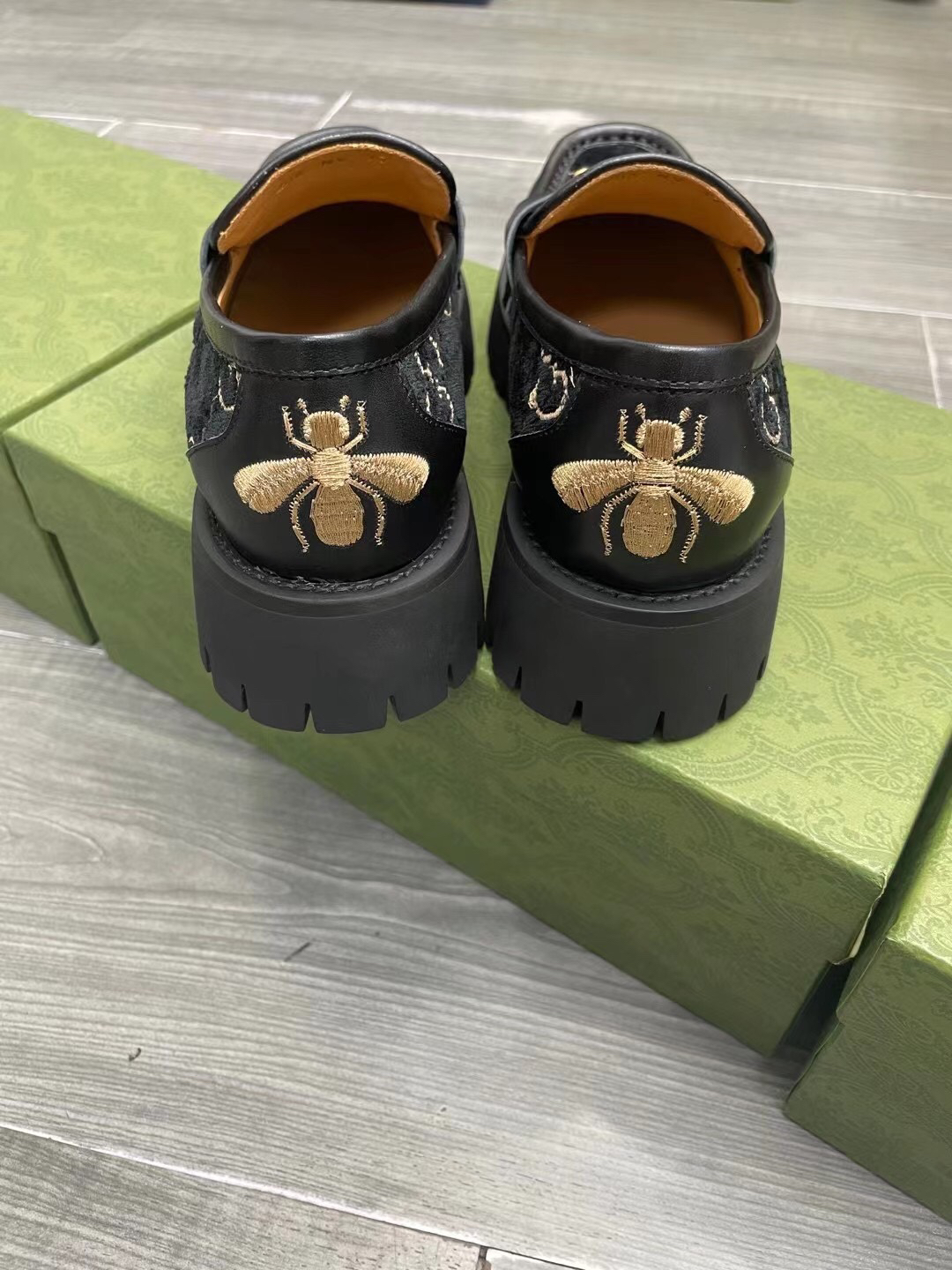 Gucci women's leather shoes-82