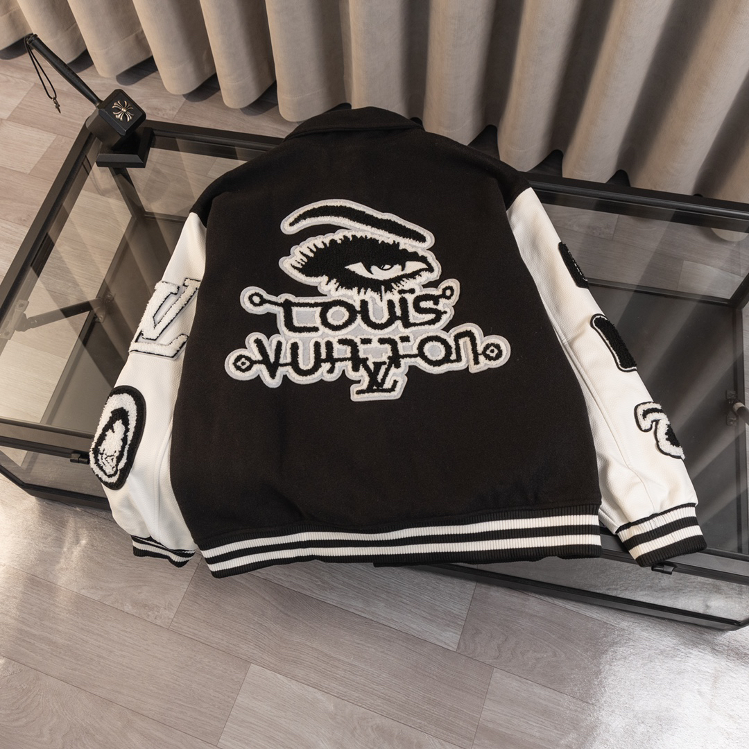 LV Clothing-315