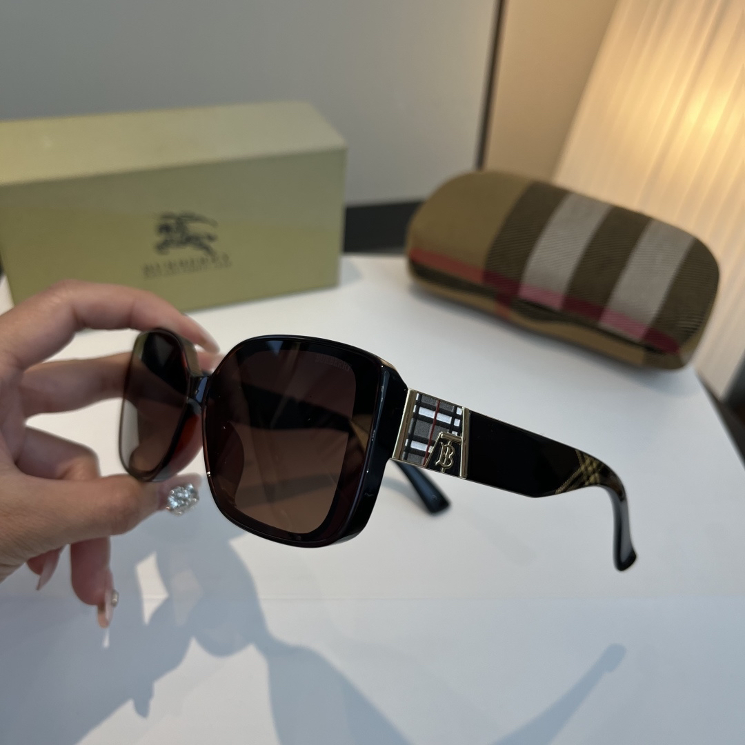 Burberry glasses-12