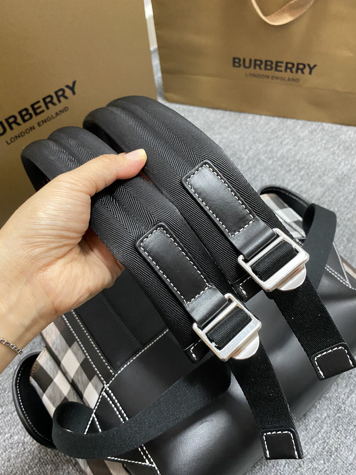 Burberry bag-125