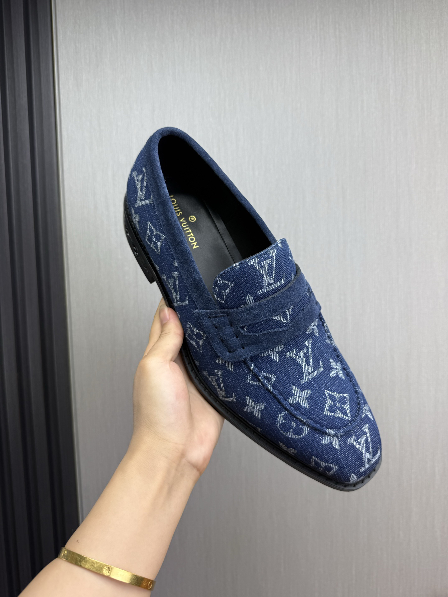 LV women's leather shoes-35