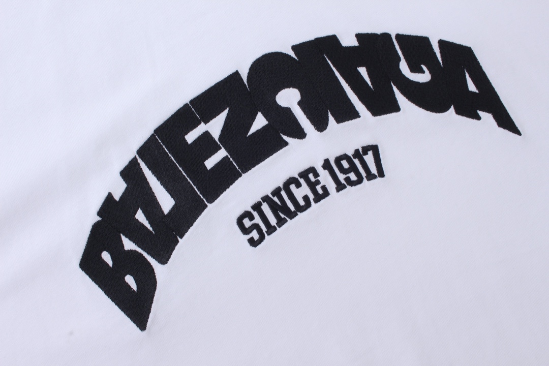 Balenciaga clothing-200