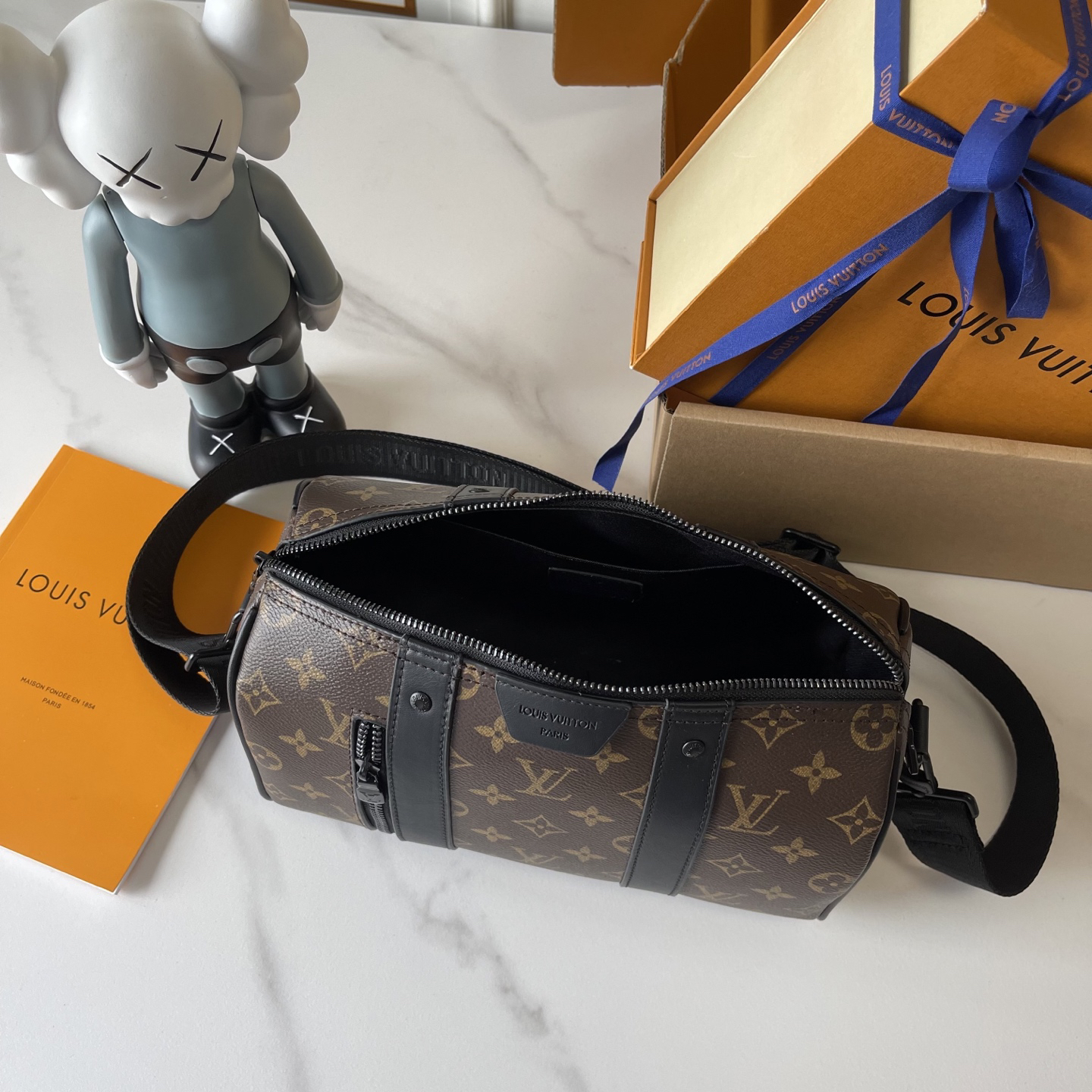 Louis Vuitton bag-146
