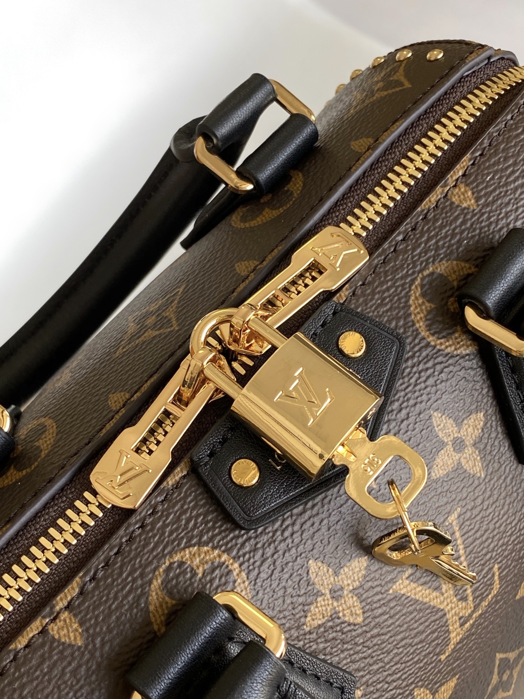 Louis Vuitton bag-25