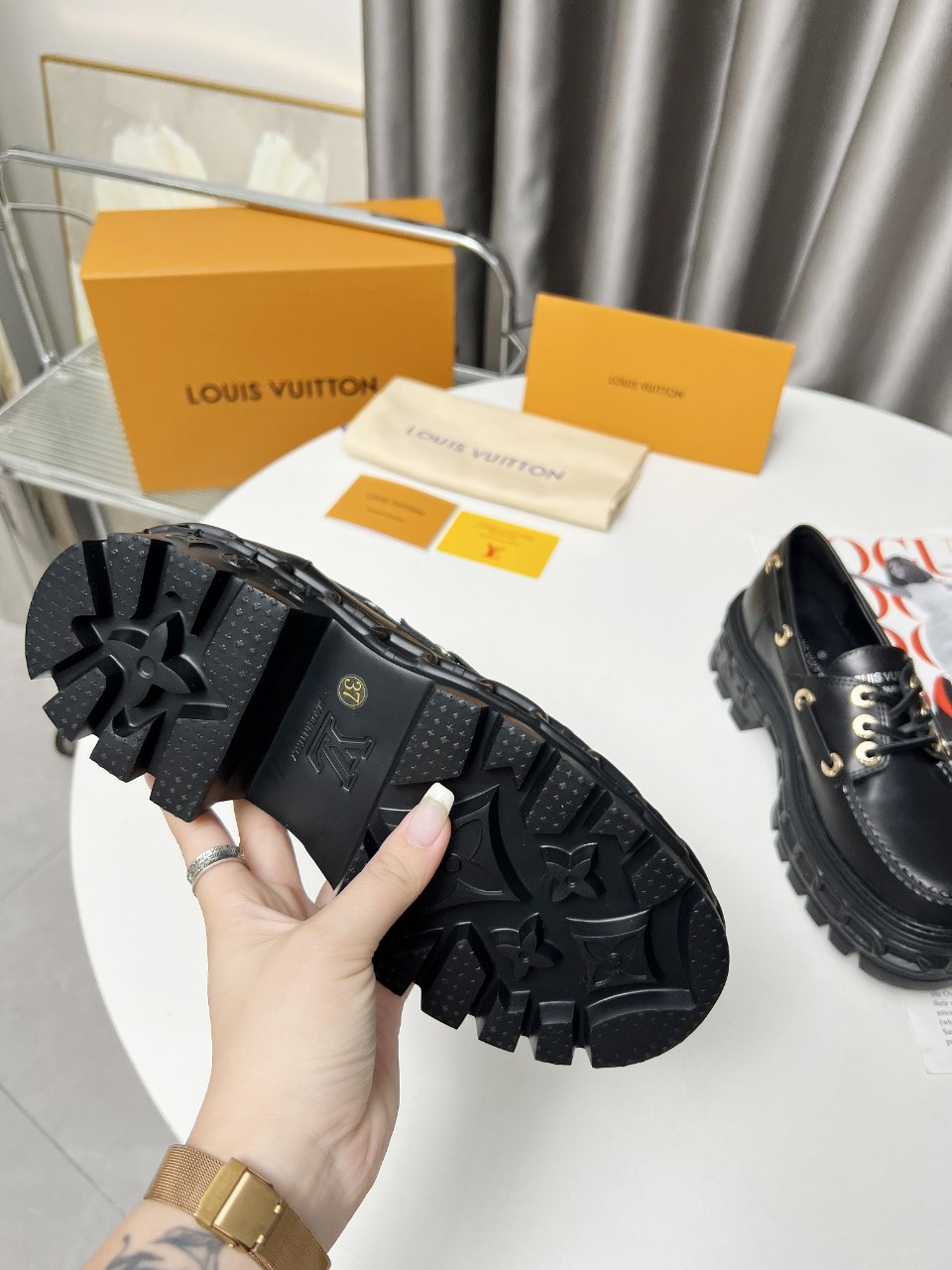 LV women's leather shoes-50