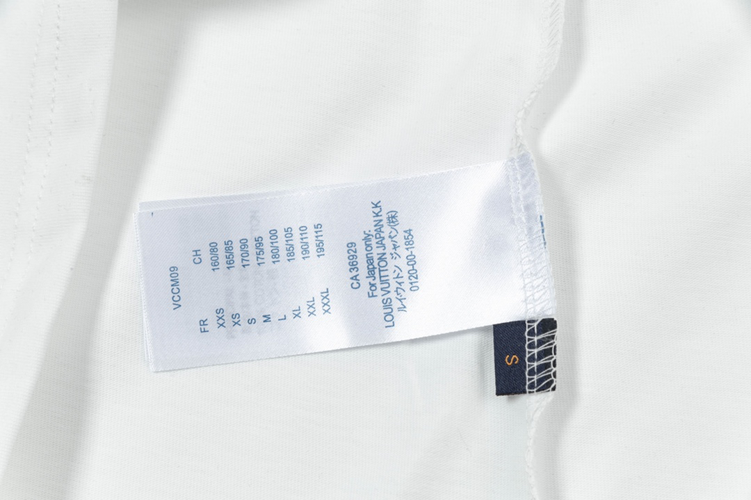 LV clothing-106