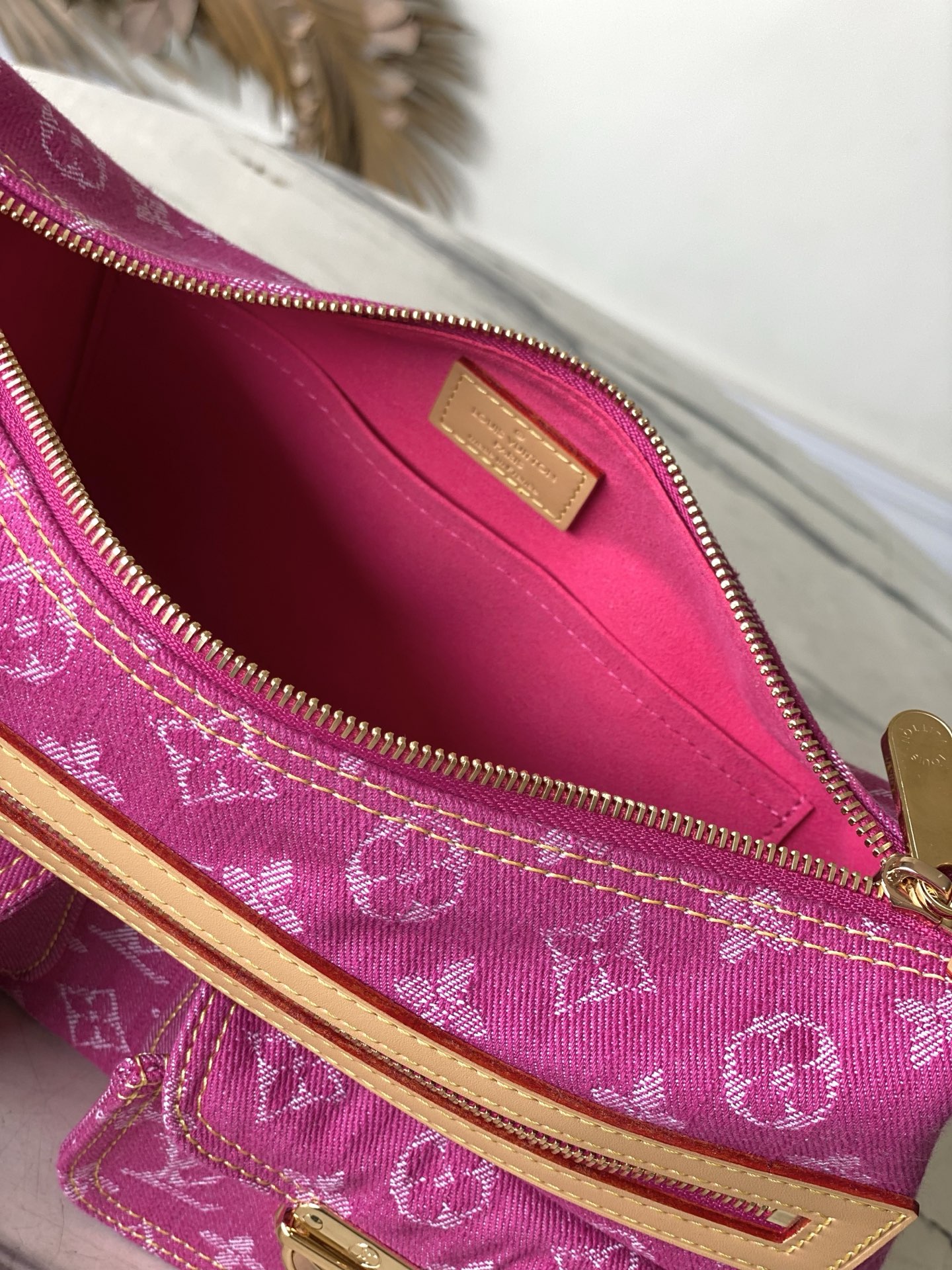 Louis Vuitton Hot New Product-213
