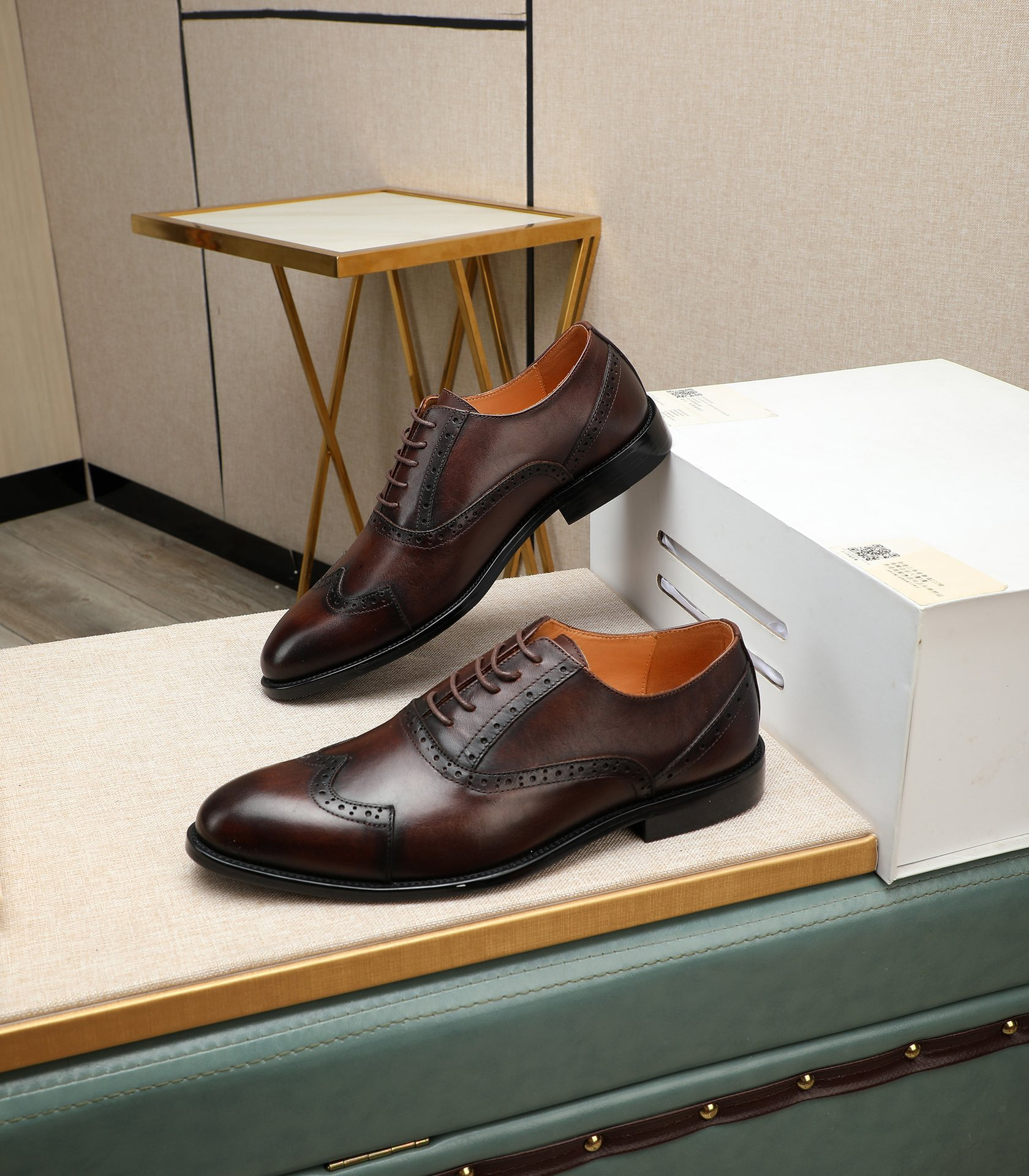 LV men's leather shoes-4