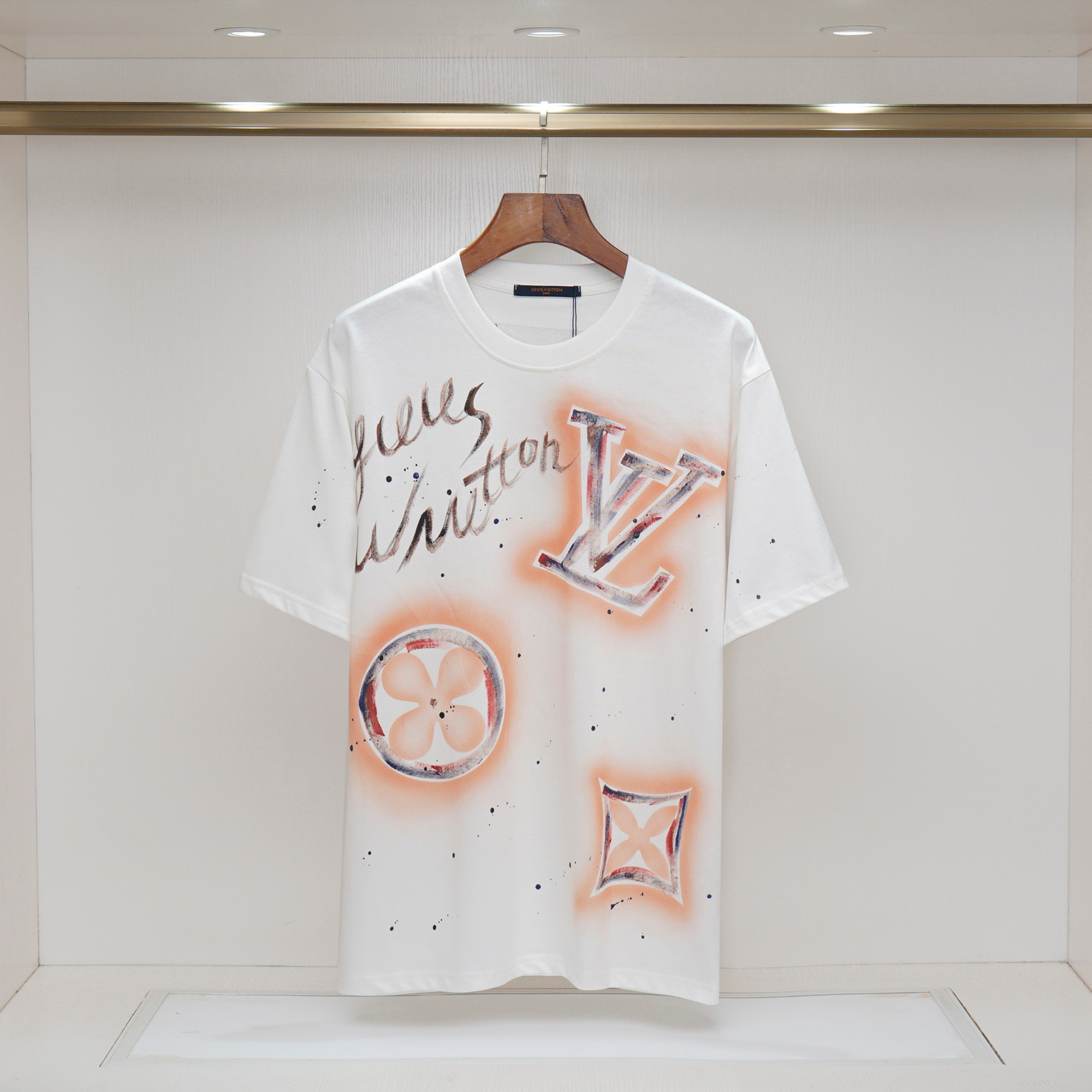 LV clothing-153