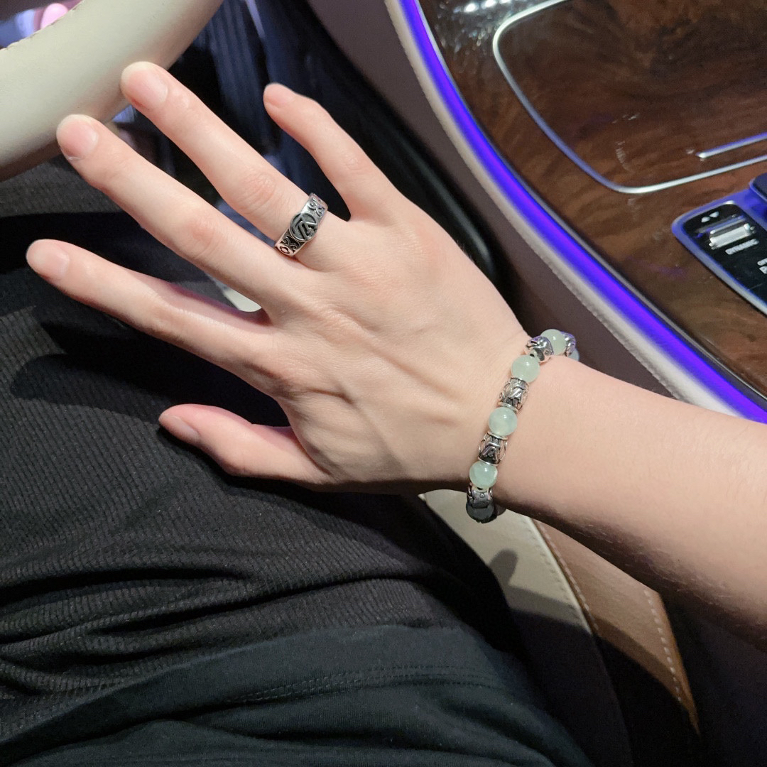 LV Bracelet-29
