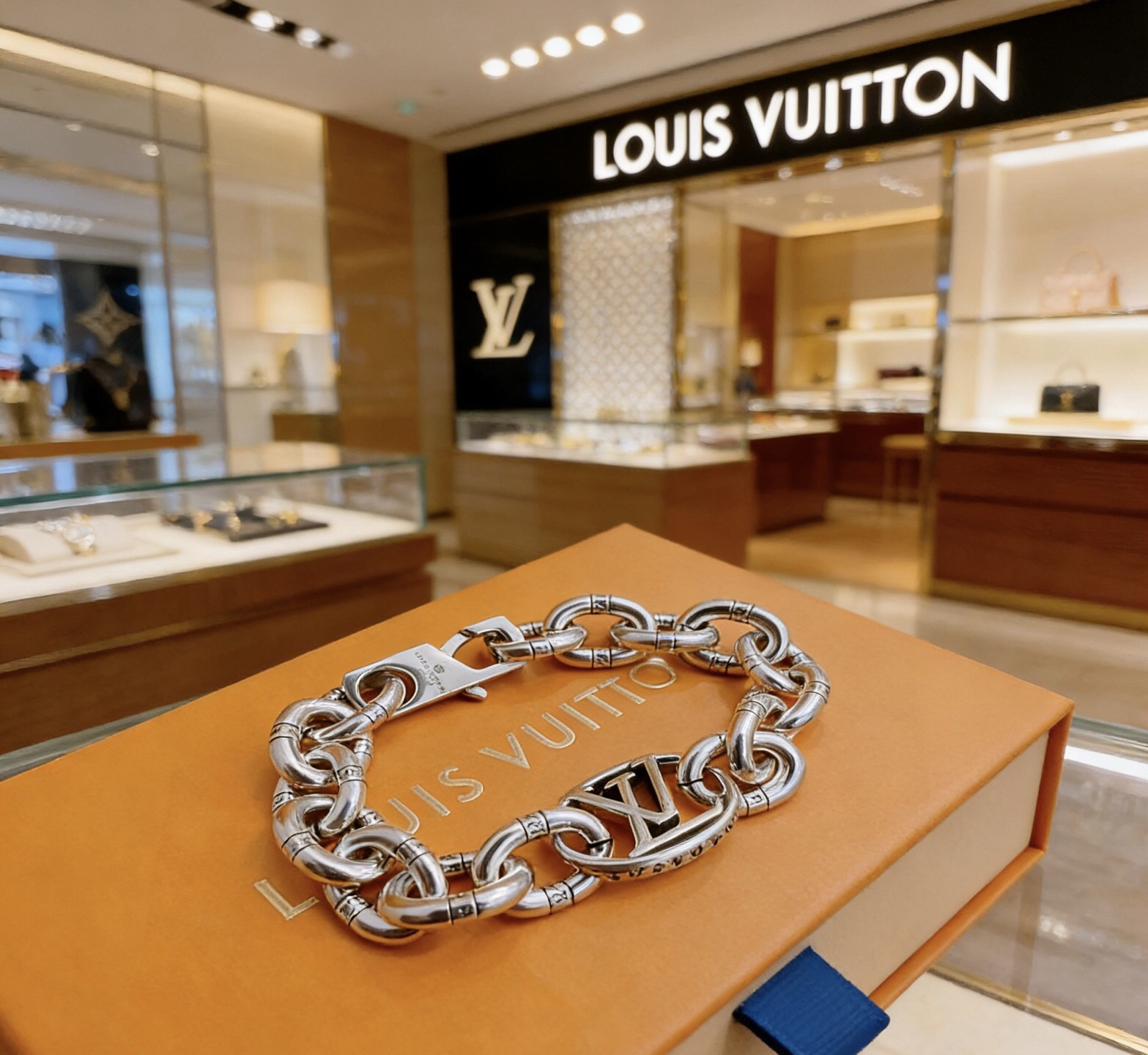 LV Bracelet-49