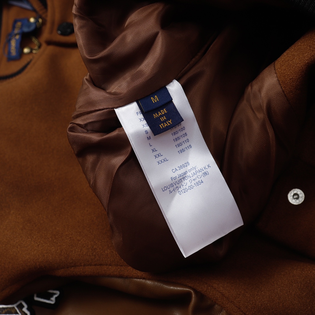LV Clothing-280