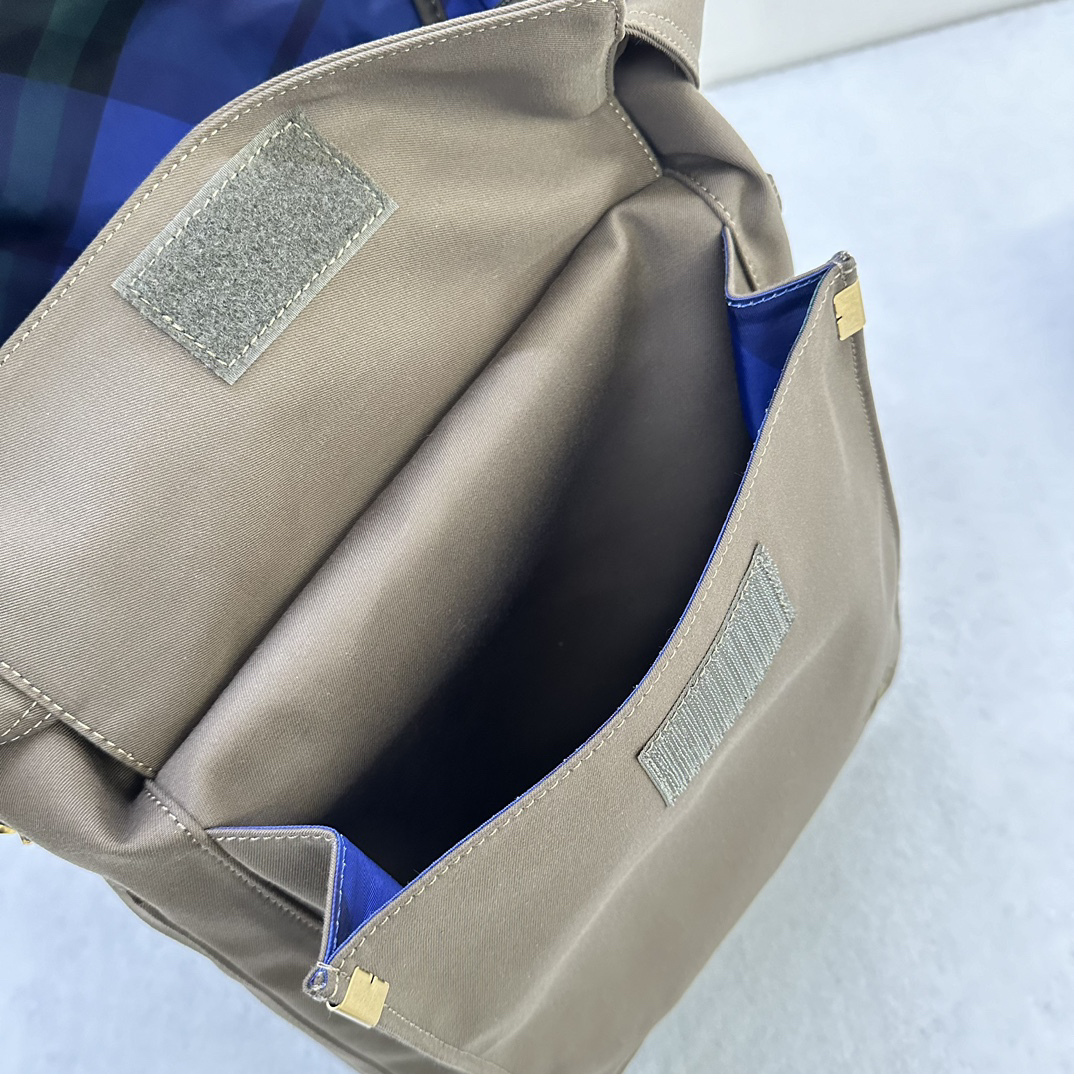 Burberry bag-70