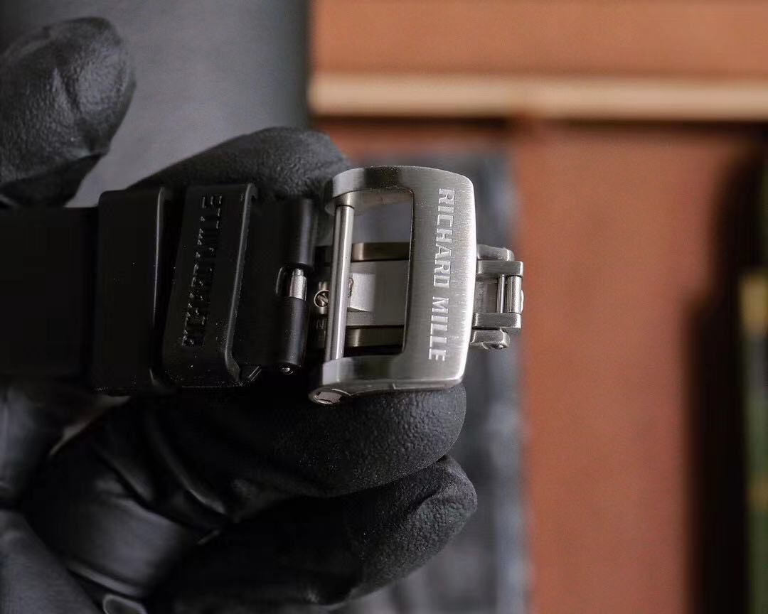 Watch 32