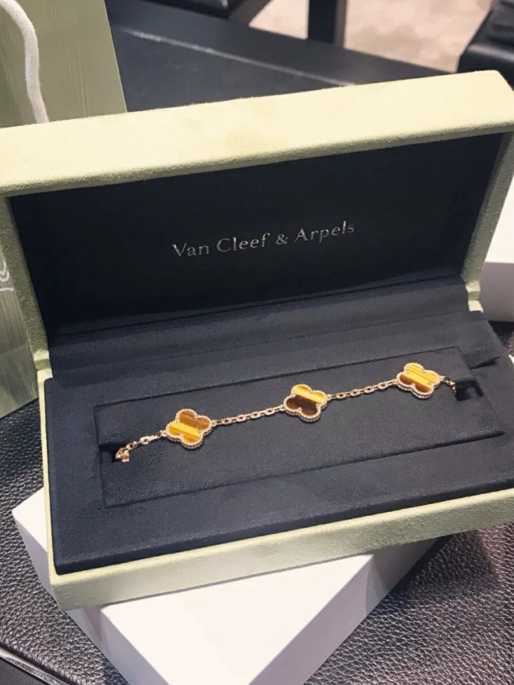 Van Cleef & Arpels Bracelet-82