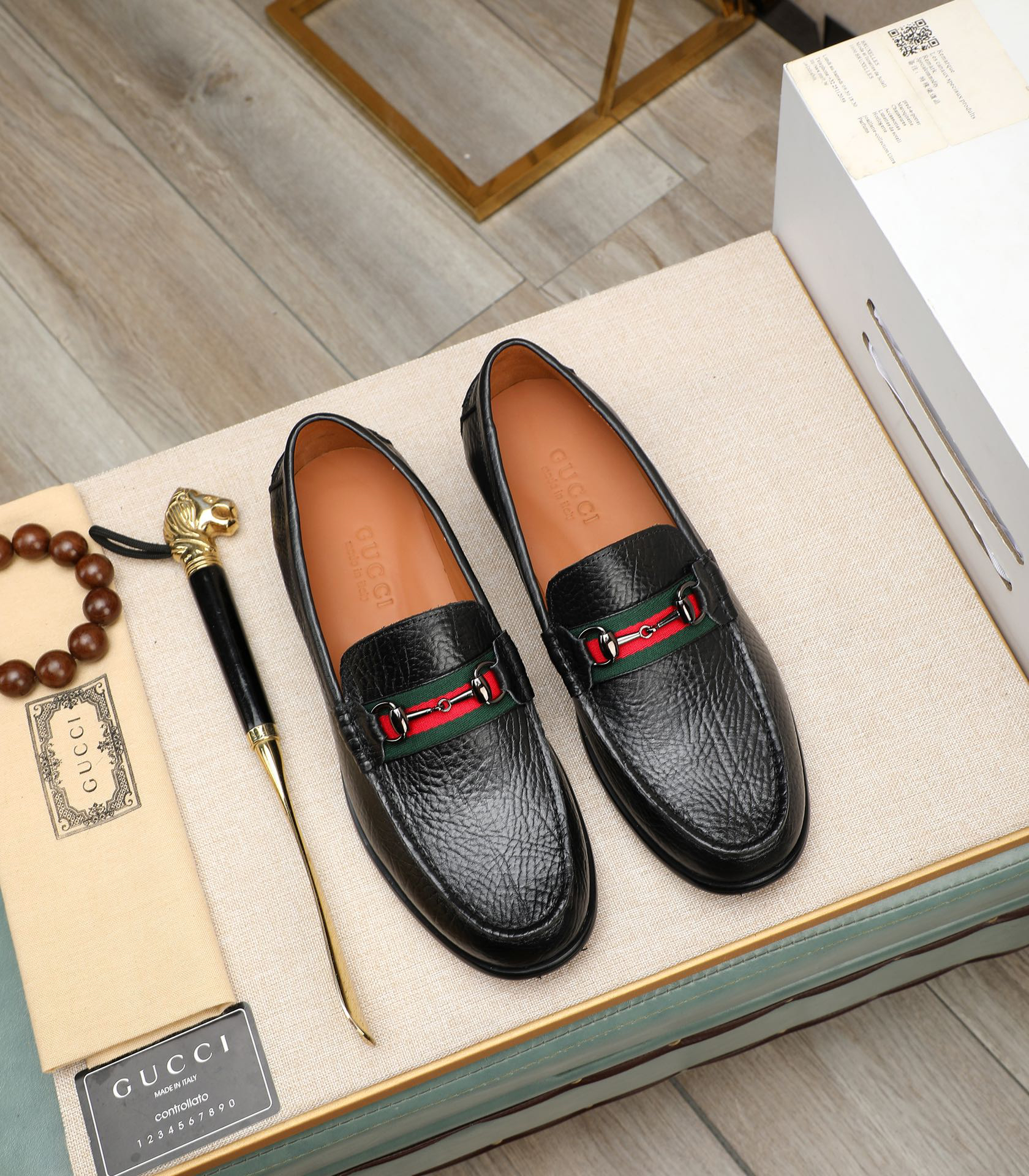 Gucci men's leather shoes-113