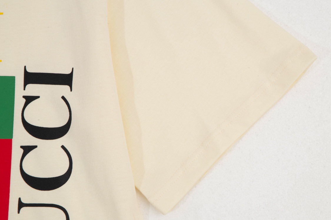 Gucci clothing-52