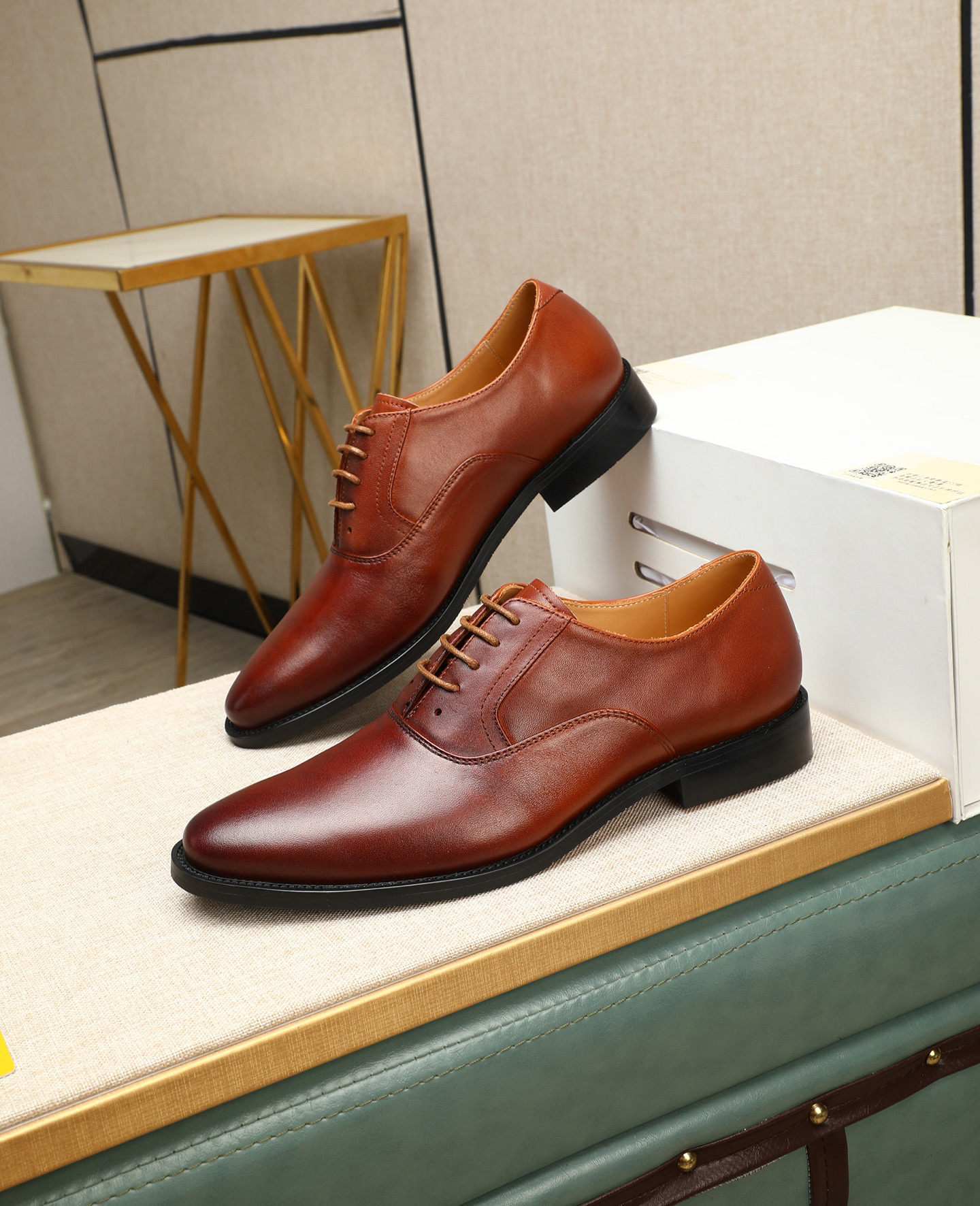 LV men's leather shoes-22