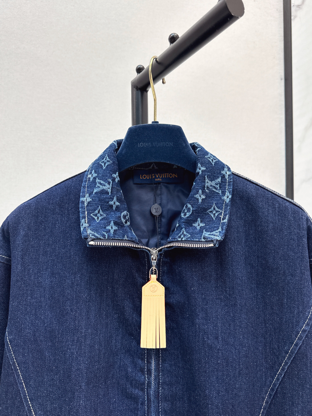 LV Clothing-321