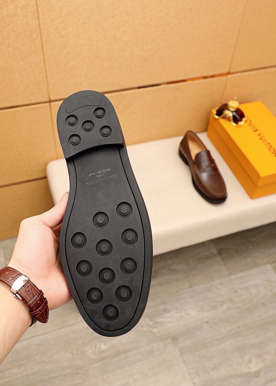 LV men's leather shoes-64