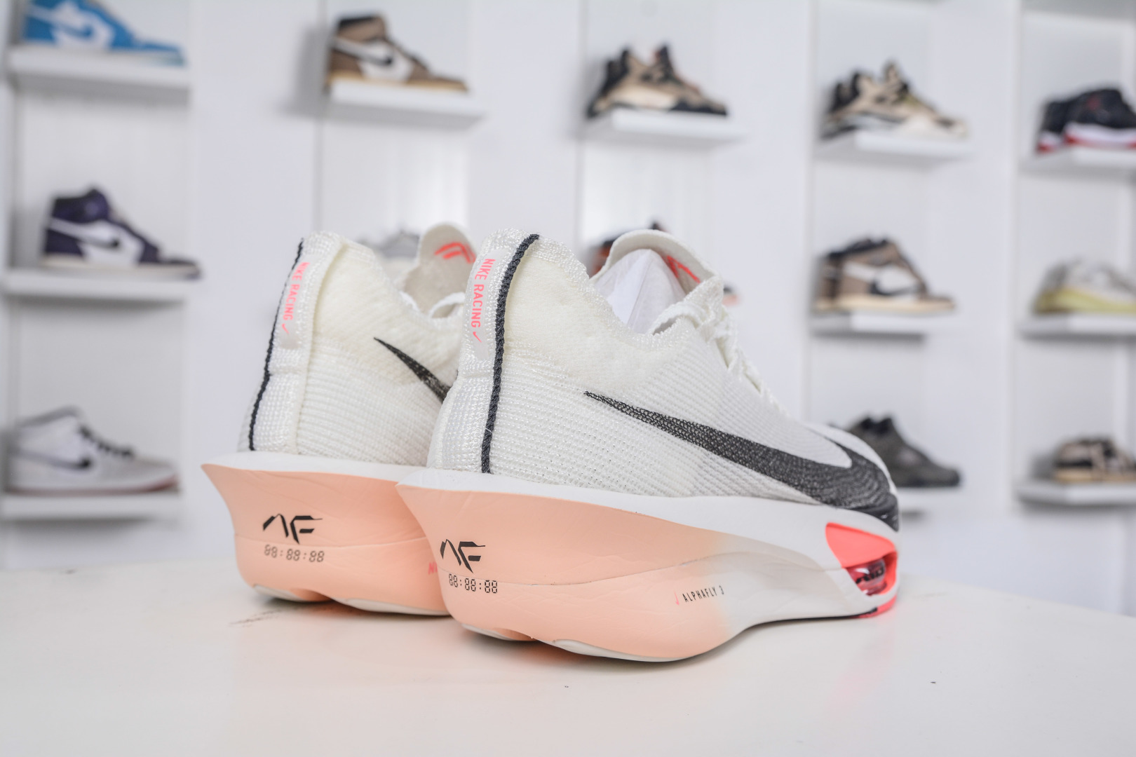 Nike Sneakers-270